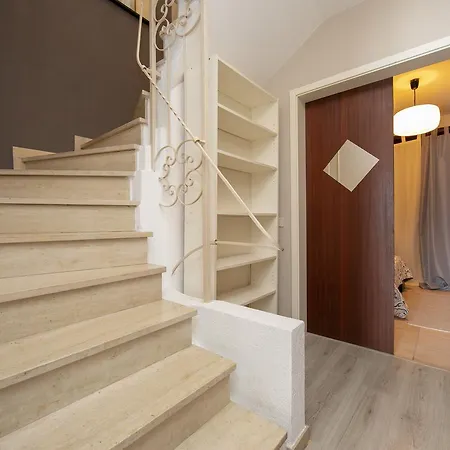 Apartment Romantica Maisonette Lugano
